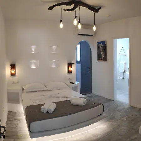 Grey Naxos