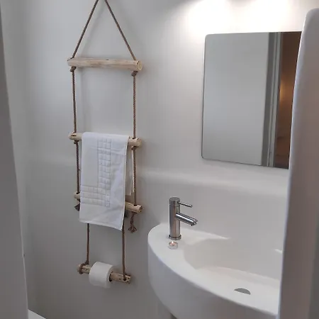 Grey Naxos Pensión 4*