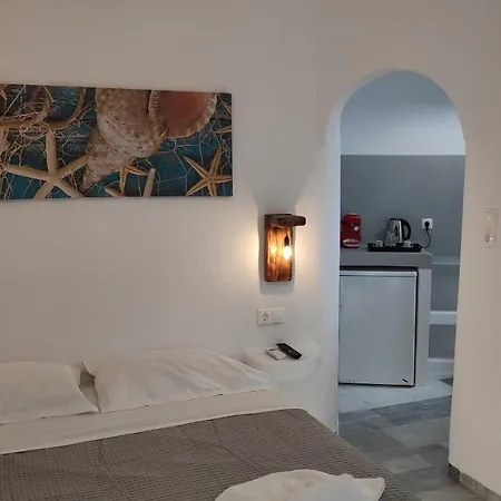 Grey Naxos Pensión Naxos City