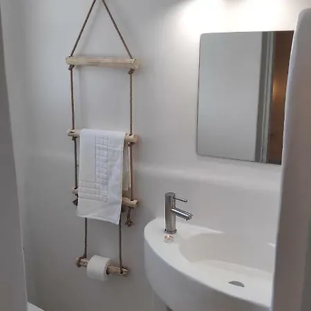 Grey Naxos Pensión 4*